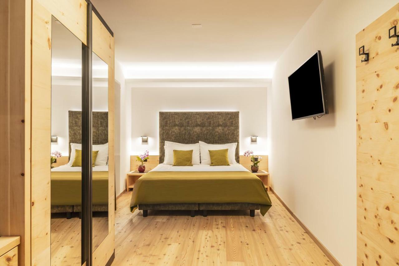 Ai Spiazzi Hotel เมซโซโคโรนา ภายนอก รูปภาพ