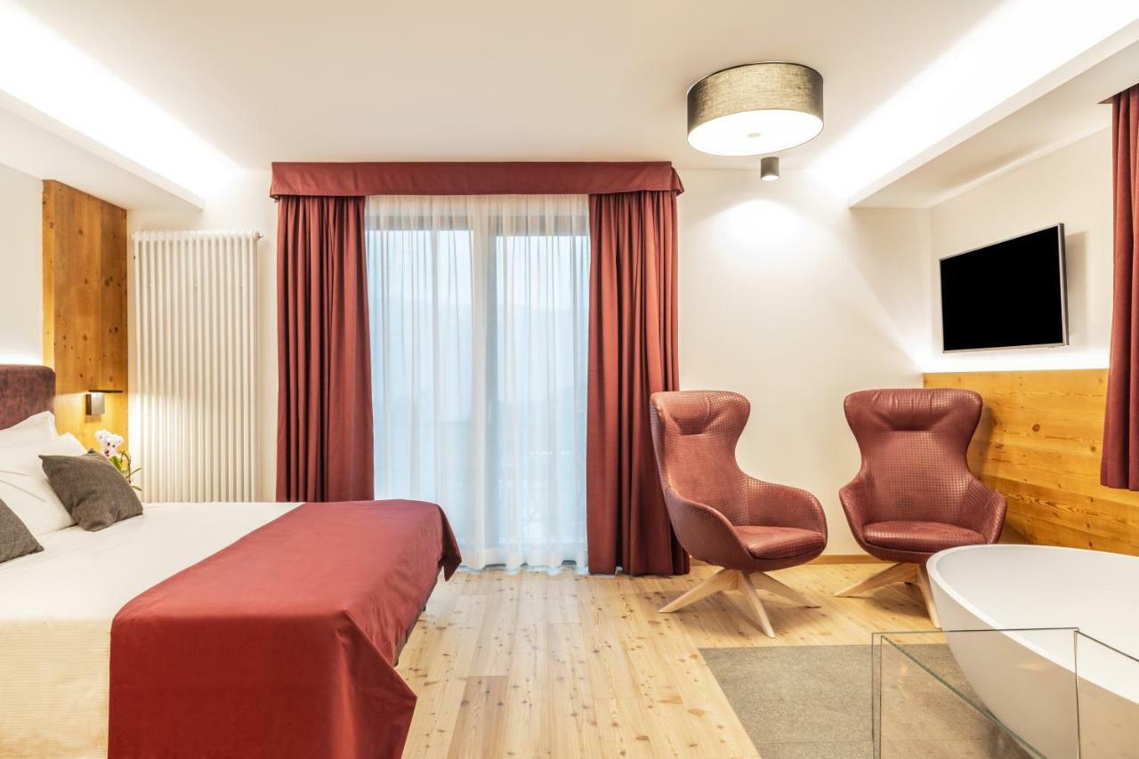 Ai Spiazzi Hotel เมซโซโคโรนา ภายนอก รูปภาพ